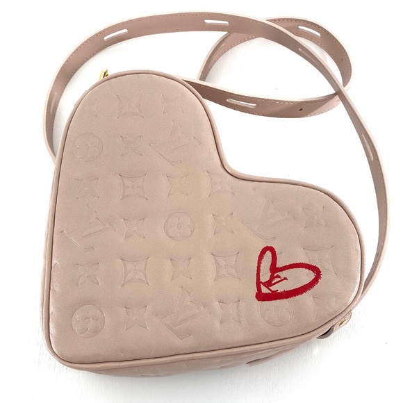 Louis Vuitton Fall in Love Monogram Pink Heart - Picture 1 of 4
